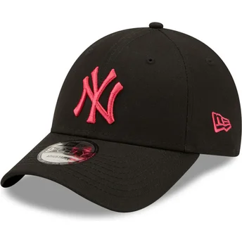 cappelli-curva-nero-snapback-rosa-9forty-black-base-dei-new-york-yankees-mlb-di-new-era