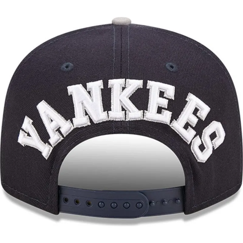 cappello-piatto-blu-marino-e-grigio-snapback-9fifty-team-arch-di-new-york-yankees-mlb-di-new-era