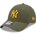 cappellino-curvo-verde-regolabile-con-logo-giallo-9forty-league-essential-dei-new-york-yankees-mlb-di-new-era