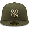 cappelli-piatta-verde-regolato-59fifty-league-essential-dei-new-york-yankees-mlb-di-new-era