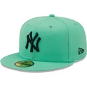 cappello-piatto-blu-aderente-con-logo-blu-navy-59fifty-league-essential-dei-new-york-yankees-mlb-di-new-era