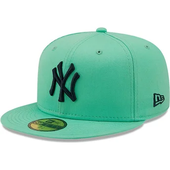 cappelli-piatta-blu-regolato-59fifty-league-essential-dei-new-york-yankees-mlb-di-new-era