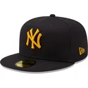 cappello-piatto-blu-navy-chiuso-con-logo-giallo-59fifty-league-essential-dei-new-york-yankees-mlb-di-new-era