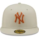 cappello-piatto-grigio-regolabile-con-logo-marrone-59fifty-league-essential-dei-new-york-yankees-mlb-di-new-era