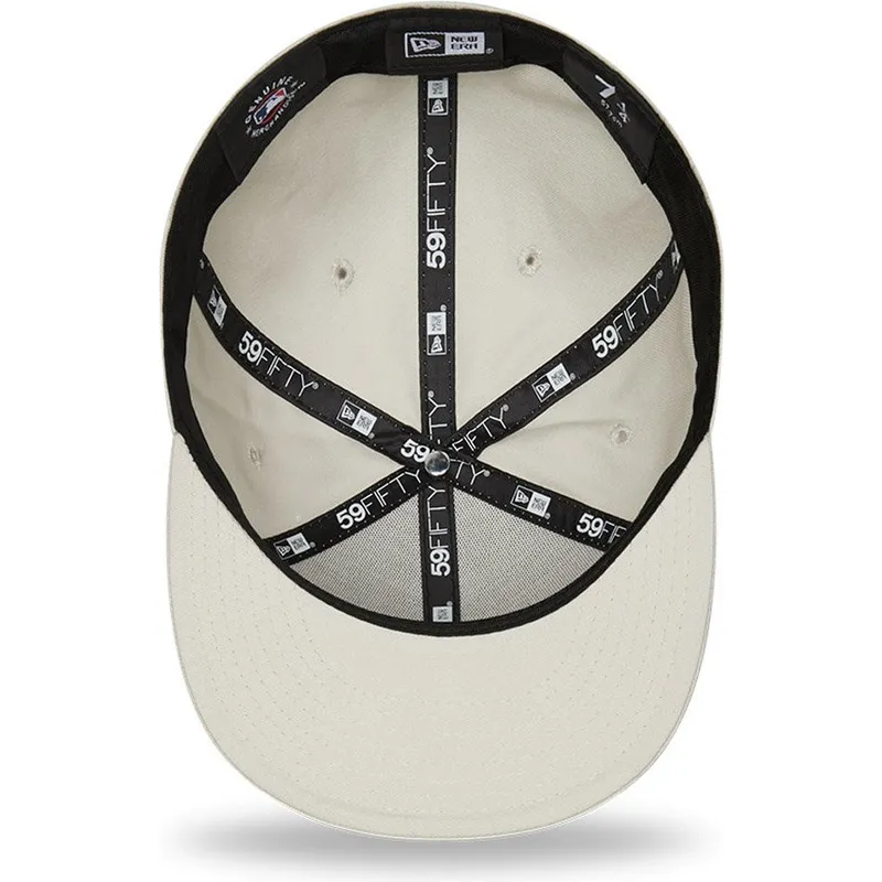 cappello-piatto-grigio-chiuso-con-logo-marrone-59fifty-league-essential-dei-new-york-yankees-mlb-di-new-era