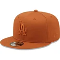 cappellino-snapback-piatto-marrone-con-logo-marrone-9fifty-league-essential-dei-los-angeles-dodgers-mlb-di-new-era