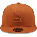 cappellino-snapback-piatto-marrone-con-logo-marrone-9fifty-league-essential-dei-los-angeles-dodgers-mlb-di-new-era