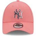 cappelli-curva-rosa-cinghia-regolabile-9forty-infill-dei-new-york-yankees-mlb-di-new-era