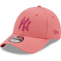 cappellino-rosa-regolabile-con-visiera-curva-e-logo-rosa-9forty-league-essential-dei-new-york-yankees-mlb-di-new-era