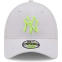 cappellino-grigio-regolabile-con-visiera-curva-e-logo-verde-9forty-neon-pack-dei-new-york-yankees-mlb-di-new-era