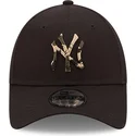 cappelli-curva-nero-cinghia-regolabile-marron-9forty-camo-infill-dei-new-york-yankees-mlb-di-new-era