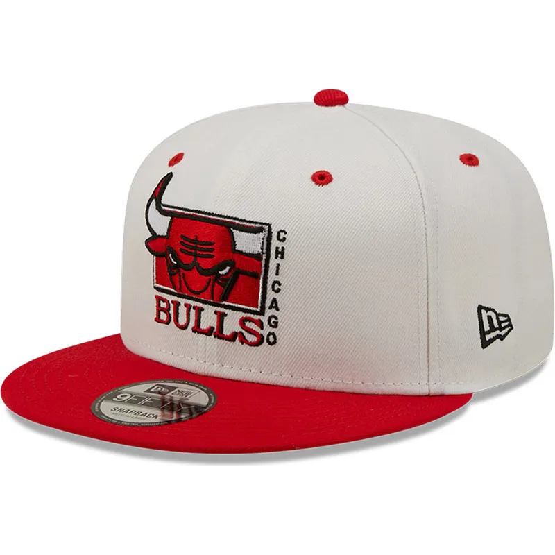 cappello-piatto-bianco-e-rosso-snapback-9fifty-white-crown-di-chicago-bulls-nba-di-new-era