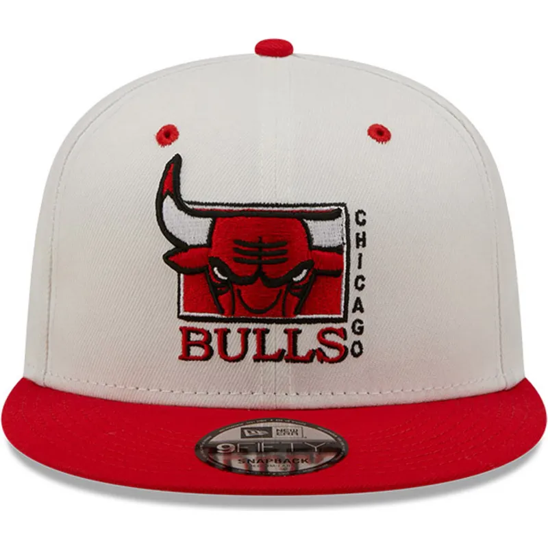 cappello-piatto-bianco-e-rosso-snapback-9fifty-white-crown-di-chicago-bulls-nba-di-new-era