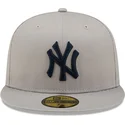 cappellino-piatto-grigio-aderente-59fifty-con-patch-laterale-world-series-dei-new-york-yankees-mlb-di-new-era