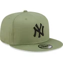 cappelli-piatta-verde-snapback-negro-9fifty-league-essential-dei-new-york-yankees-mlb-di-new-era