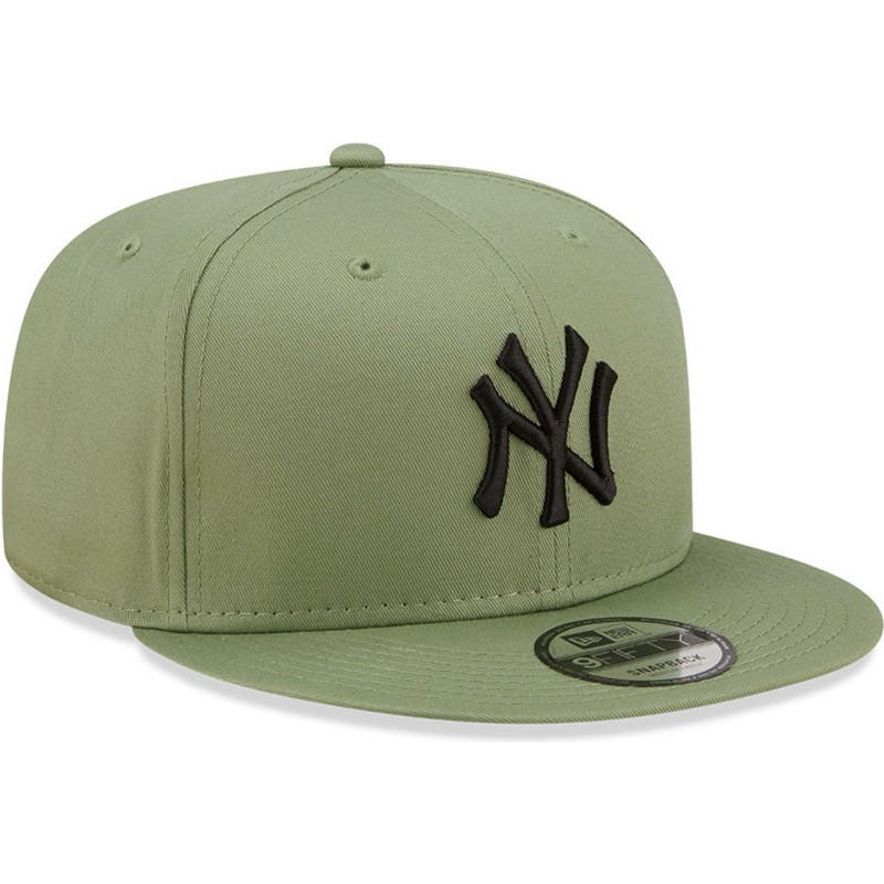 new-era-flat-brim-black-logo-9fifty-league-essential-new-york-yankees-mlb-green-snapback-cap