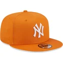 cappellino-arancione-snapback-9fifty-league-essential-dei-new-york-yankees-mlb-di-new-era
