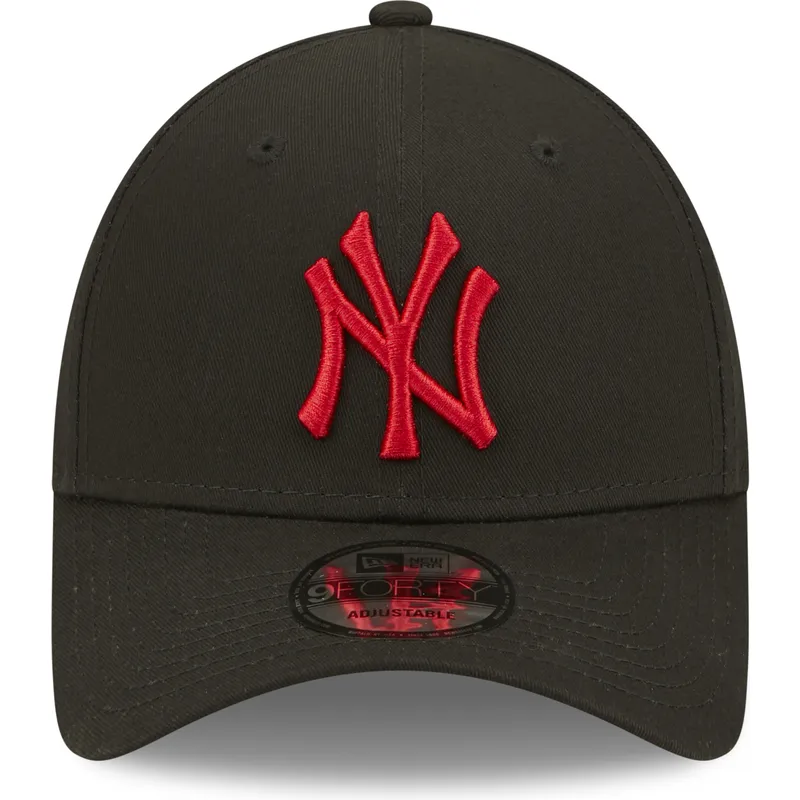 cappelli-curva-nero-cinghia-regolabile-9forty-league-essential-dei-new-york-yankees-mlb-di-new-era