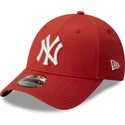 cappelli-curva-rosso-cinghia-regolabile-9forty-league-essential-dei-new-york-yankees-mlb-di-new-era