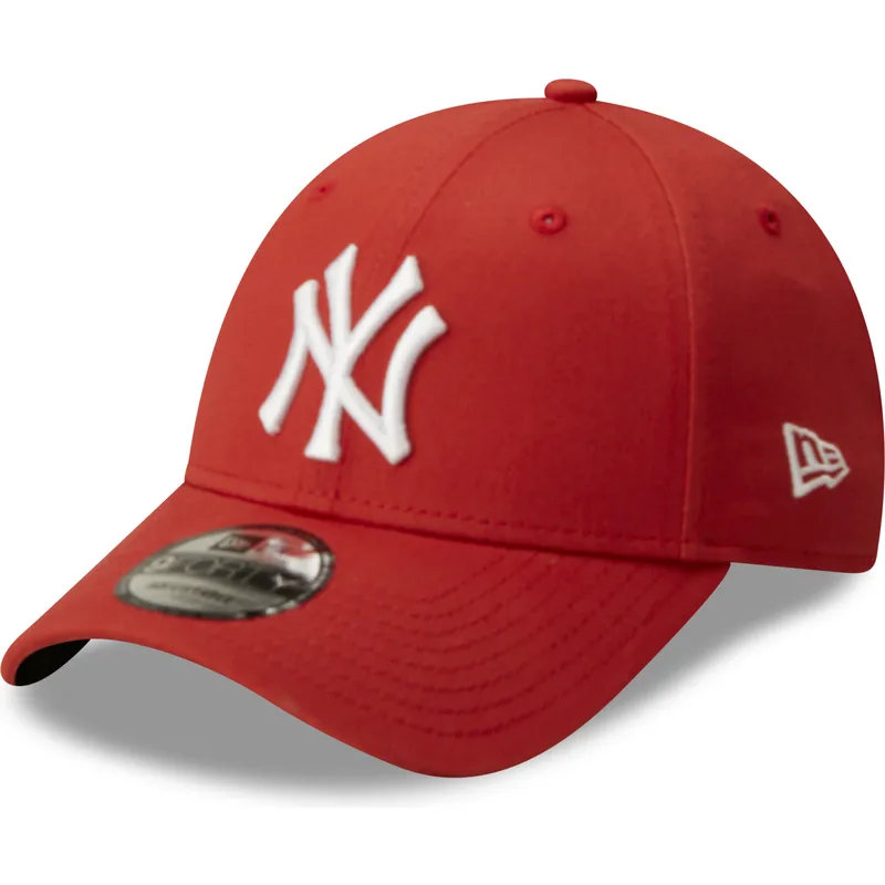 cappelli-curva-rosso-cinghia-regolabile-9forty-league-essential-dei-new-york-yankees-mlb-di-new-era
