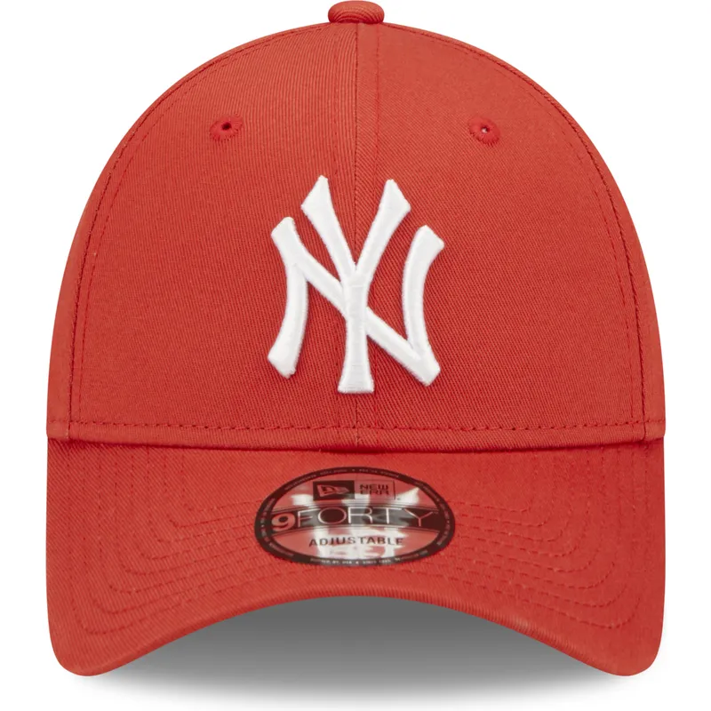 cappelli-curva-rosso-cinghia-regolabile-9forty-league-essential-dei-new-york-yankees-mlb-di-new-era