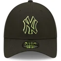 cappellino-curvo-nero-snapback-con-logo-verde-9forty-neon-pack-repreve-dei-new-york-yankees-mlb-di-new-era