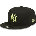 new-era-flat-brim-green-logo-9fifty-league-essential-new-york-yankees-mlb-black-snapback-cap