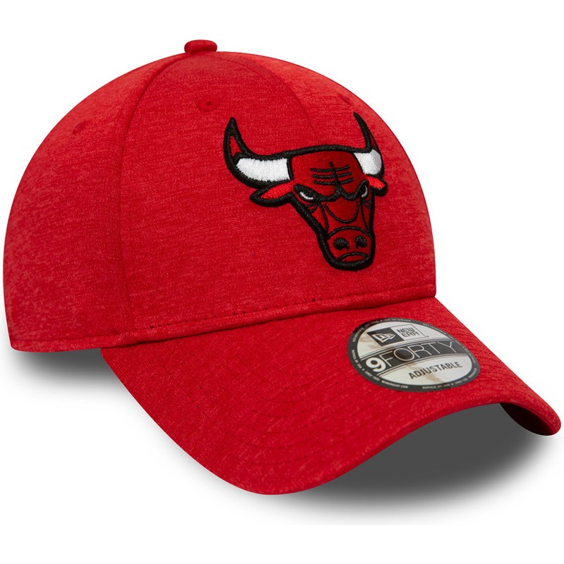 new-era-curved-brim-9forty-shadow-tech-chicago-bulls-nba-red-adjustable-cap