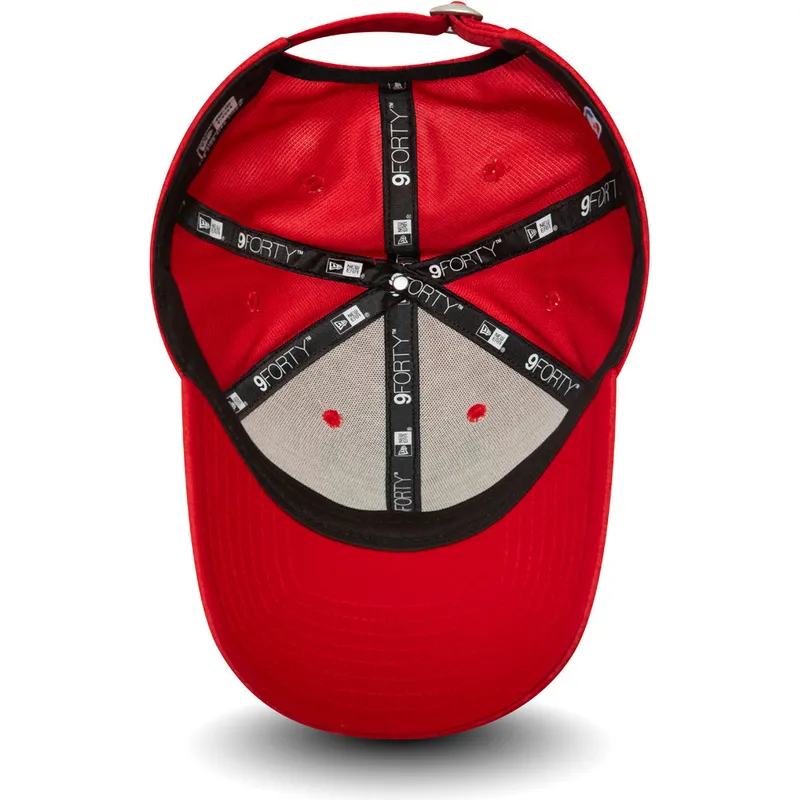 cappelli-curva-rosso-cinghia-regolabile-9forty-shadow-tech-dei-chicago-bulls-nba-di-new-era cappelli-curva-rosso-cinghia-regolabile-9forty-shadow-tech-dei-chicago-bulls-nba-di-new-era