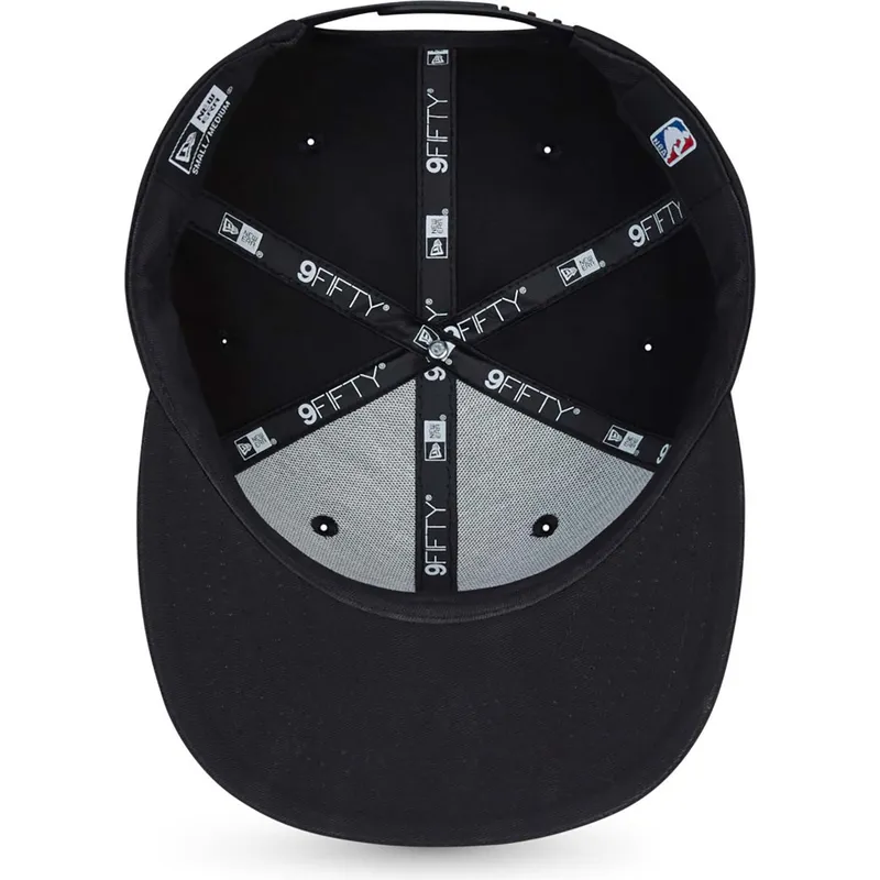 cappello-piatto-nero-snapback-9fifty-essential-dei-los-angeles-lakers-nba-di-new-era