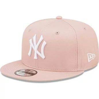 New Era Flat Brim 9FIFTY League Essential New York Yankees MLB Pink Snapback Cap