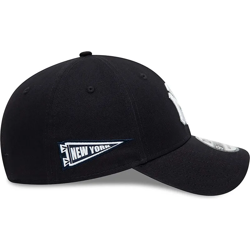 cappelli-curva-blu-marino-cinghia-regolabile-9forty-team-side-patch-dei-new-york-yankees-mlb-di-new-era