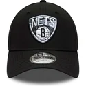 cappelli-curva-nero-cinghia-regolabile-9forty-print-infill-dei-brooklyn-nets-nba-di-new-era