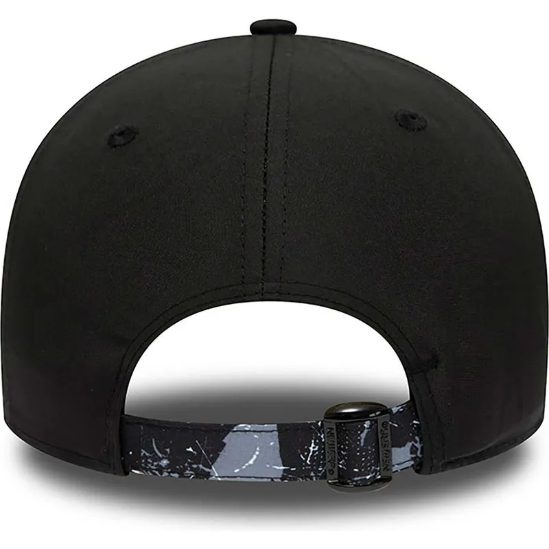 cappelli-curva-nero-cinghia-regolabile-9forty-print-infill-dei-brooklyn-nets-nba-di-new-era
