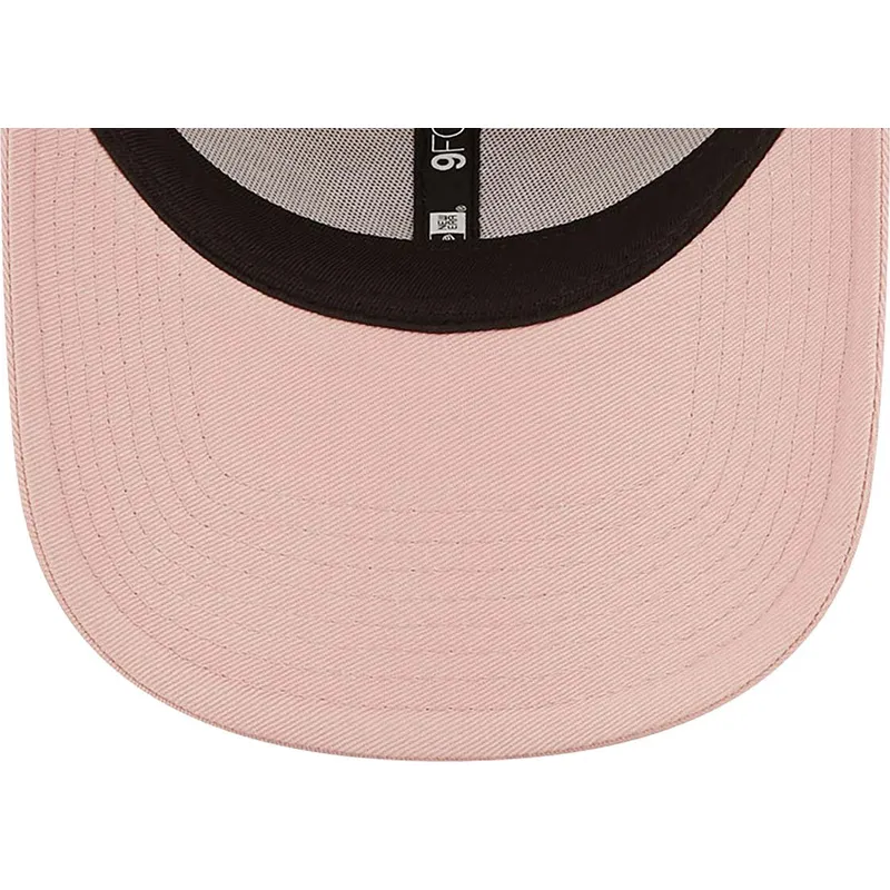cappelli-curva-rosa-cinghia-regolabile-9forty-league-essential-dei-new-york-yankees-mlb-di-new-era cappelli-curva-rosa-cinghia-regolabile-9forty-league-essential-dei-new-york-yankees-mlb-di-new-era