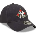 cappelli-curva-blu-marino-cinghia-regolabile-9forty-flower-dei-new-york-yankees-mlb-di-new-era