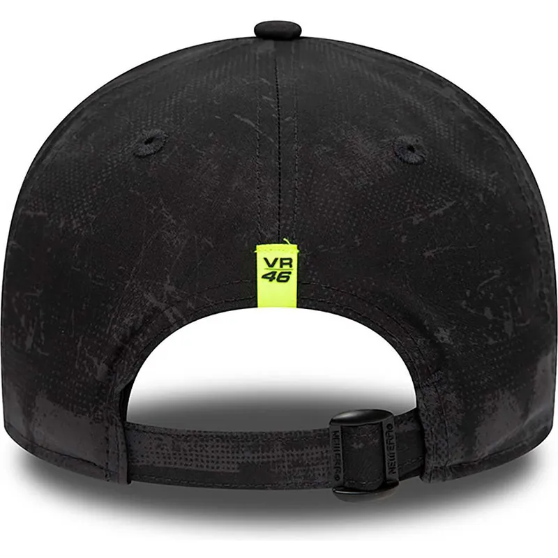 cappelli-curva-nero-cinghia-regolabile-valentino-rossi-vr46-9forty-all-over-print-dei-valentino-rossi-vr46-motogp-di-new-era