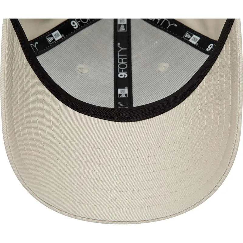 cappelli-curva-beige-cinghia-regolabile-9forty-dei-bugs-bunny-looney-tunes-di-new-era