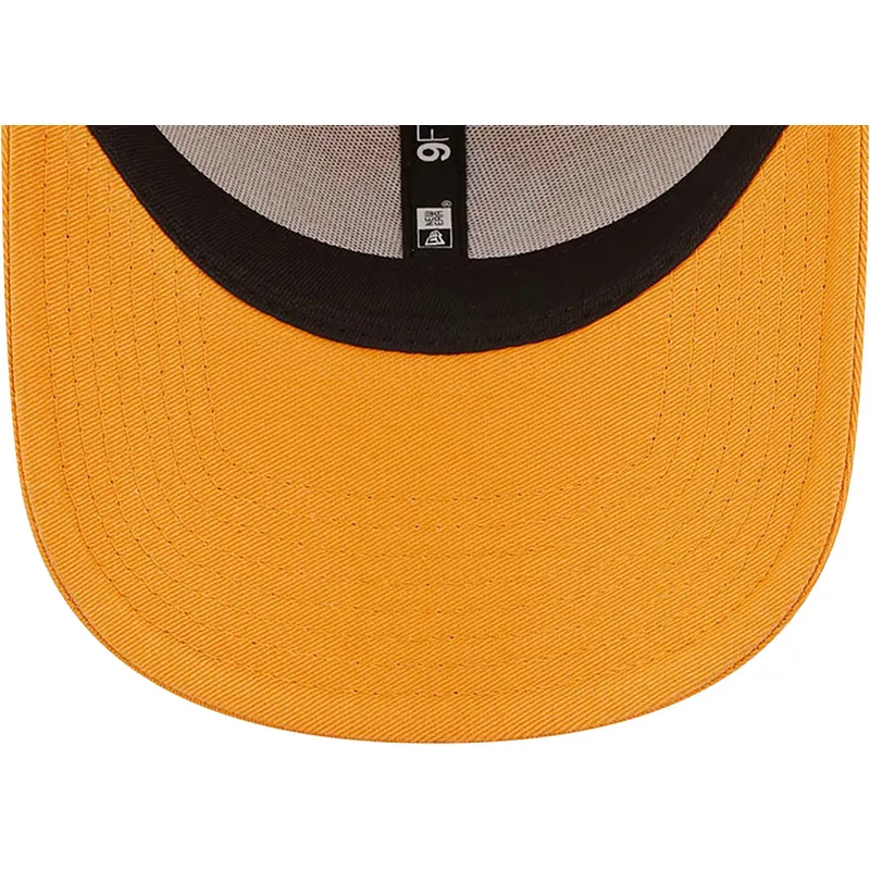 cappelli-curva-arancia-cinghia-regolabile-9forty-league-essential-dei-new-york-yankees-mlb-di-new-era cappelli-curva-arancia-cinghia-regolabile-9forty-league-essential-dei-new-york-yankees-mlb-di-new-era
