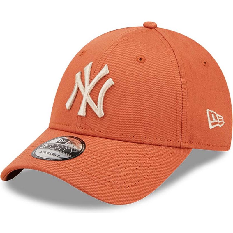 new-era-curved-brim-9forty-league-essential-new-york-yankees-mlb-orange-adjustable-cap-with-beige-logo
