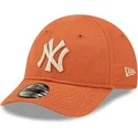 cappelli-curva-arancia-cinghia-regolabile-per-bambino-pequeno-9forty-league-essential-dei-new-york-yankees-mlb-di-new-era