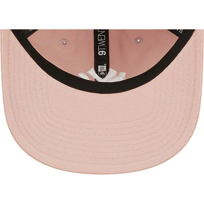 cappelli-curva-rosa-cinghia-regolabile-9twenty-league-essential-dei-new-york-yankees-mlb-di-new-era cappelli-curva-rosa-cinghia-regolabile-9twenty-league-essential-dei-new-york-yankees-mlb-di-new-era