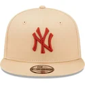 cappelli-piatta-beige-snapback-9fifty-league-essential-dei-new-york-yankees-mlb-di-new-era