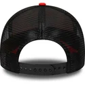 cappellino-trucker-rosso-e-nero-a-frame-camo-infill-dei-chicago-bulls-nba-di-new-era