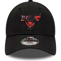 cappelli-curva-nero-cinghia-regolabile-9forty-print-infill-dei-chicago-bulls-nba-di-new-era