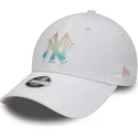 cappelli-curva-bianco-cinghia-regolabile-multicolor-9forty-ombre-infill-dei-new-york-yankees-mlb-di-new-era