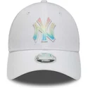 cappelli-curva-bianco-cinghia-regolabile-multicolor-9forty-ombre-infill-dei-new-york-yankees-mlb-di-new-era
