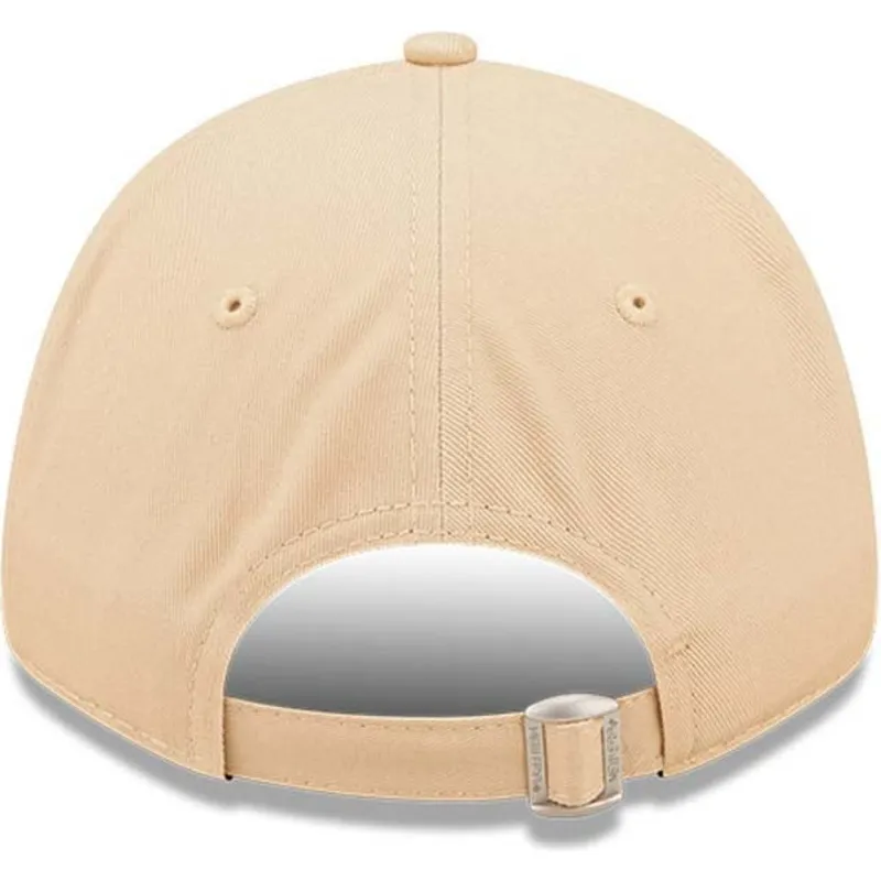 cappelli-curva-beige-cinghia-regolabile-9forty-league-essential-dei-new-york-yankees-mlb-di-new-era cappelli-curva-beige-cinghia-regolabile-9forty-league-essential-dei-new-york-yankees-mlb-di-new-era