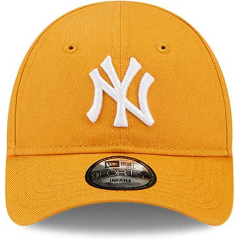 cappelli-curva-arancia-cinghia-regolabile-per-bambino-pequeno-9forty-league-essential-dei-new-york-yankees-mlb-di-new-era cappelli-curva-arancia-cinghia-regolabile-per-bambino-pequeno-9forty-league-essential-dei-new-york-yankees-mlb-di-new-era