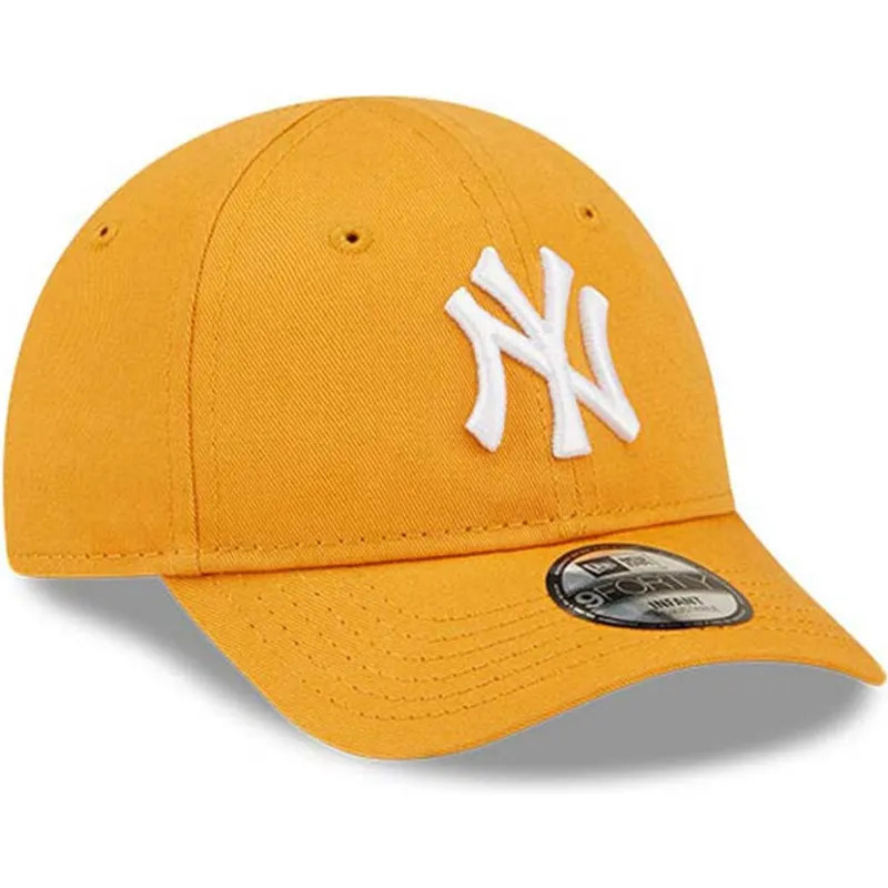 cappelli-curva-arancia-cinghia-regolabile-per-bambino-pequeno-9forty-league-essential-dei-new-york-yankees-mlb-di-new-era cappelli-curva-arancia-cinghia-regolabile-per-bambino-pequeno-9forty-league-essential-dei-new-york-yankees-mlb-di-new-era